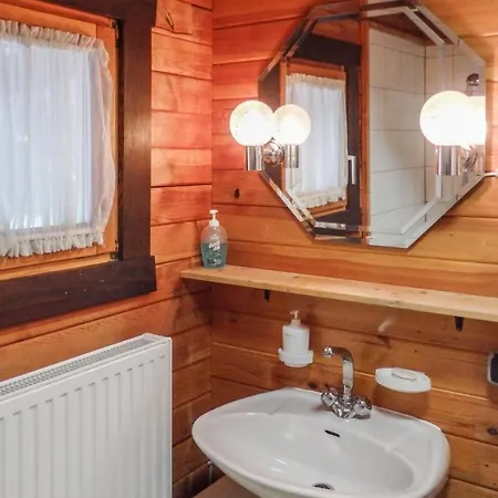 2 Bedroom Awesome In Casa vacanze *