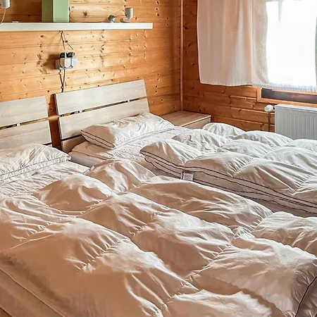 2 Bedroom Awesome In Casa vacanze